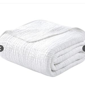 NWT Cloud Gauze Cotton Blanket - Queen